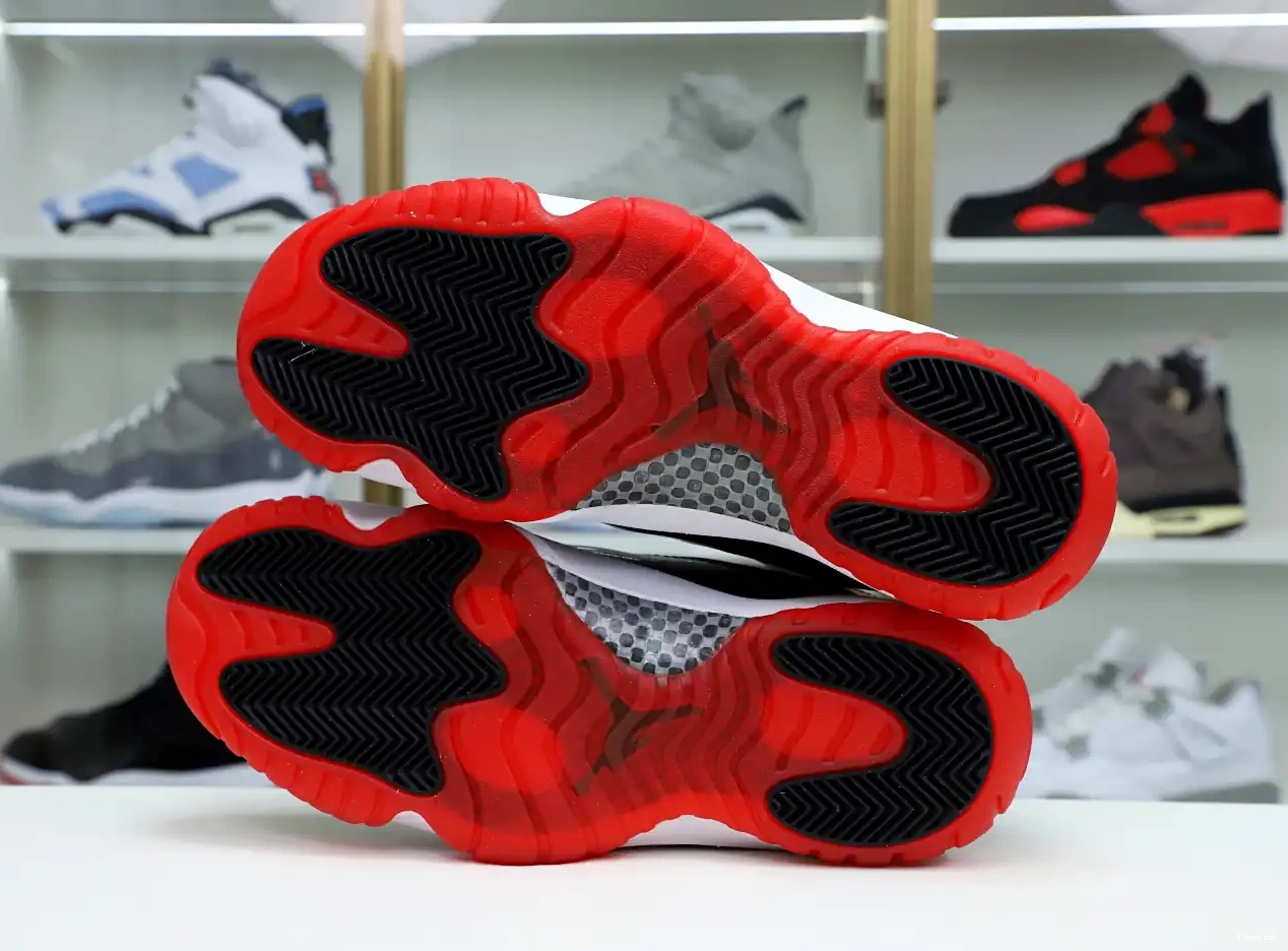 AIR WHITE LOW JORDAN 11 BRED 0602